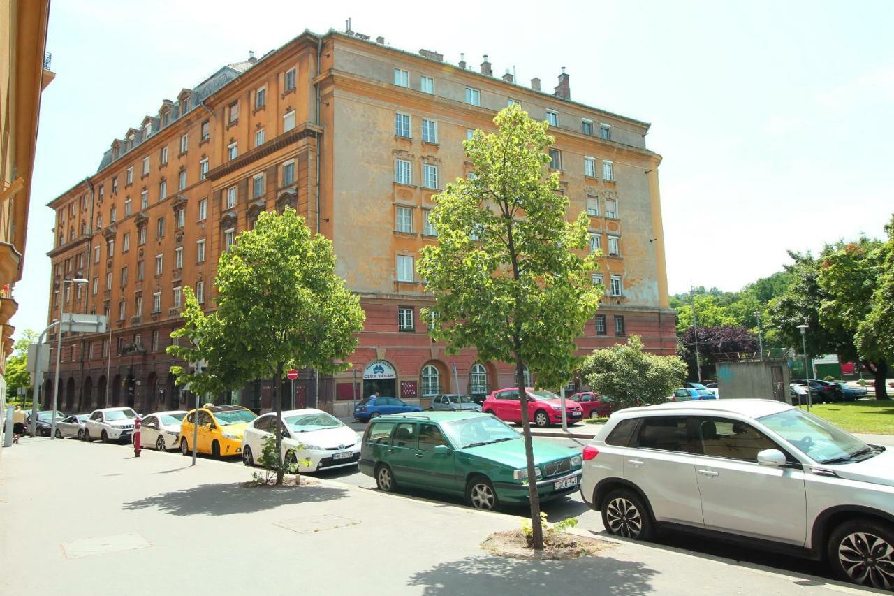 Castle Court Apartment Budapeste Exterior foto