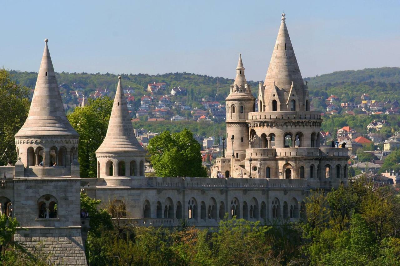 Castle Court Apartment Budapeste Exterior foto